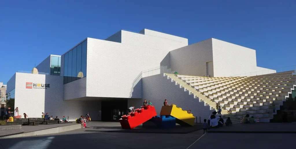 Lego House, головний офіс групи Lego в Біллунді, Данія